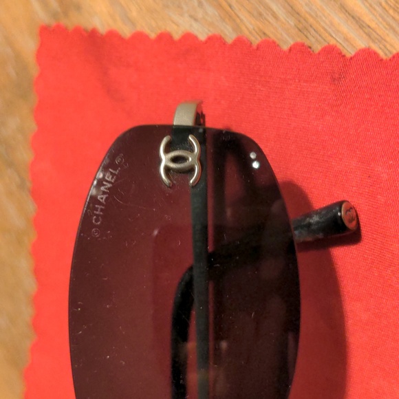 VINTAGE 90s CHANEL narrow rimless metal frame CC sunglasses 4002 c.103/71 - Picture 9 of 12